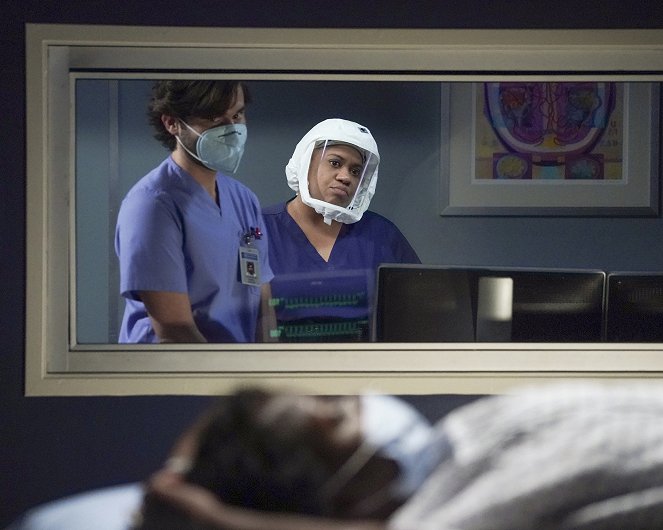 Grey's Anatomy - Good As Hell - Photos - Jake Borelli, Chandra Wilson