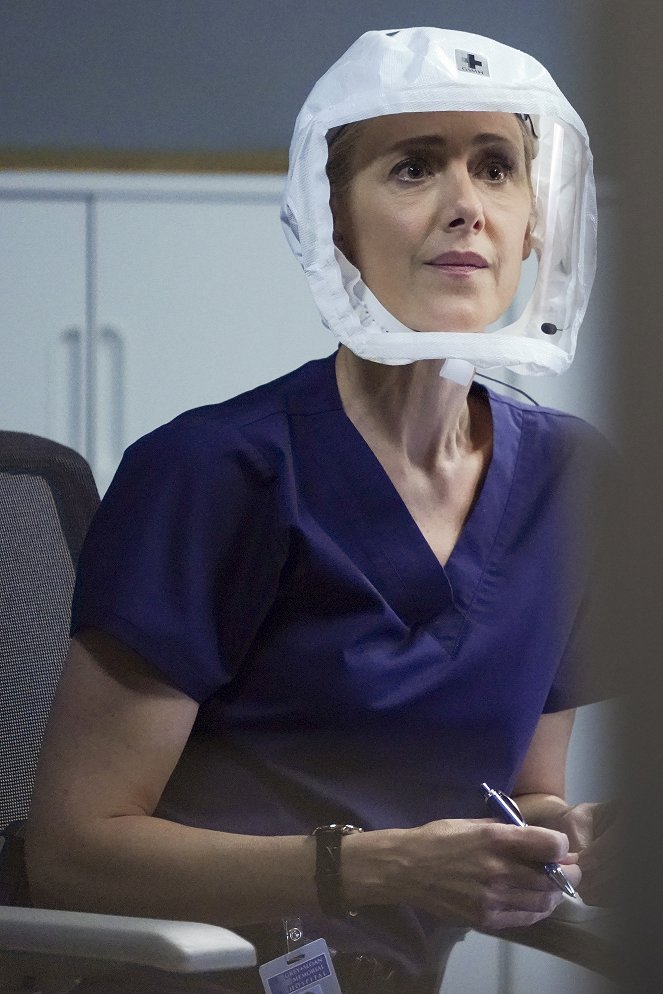 Grey's Anatomy - Season 17 - Good As Hell - Photos - Kim Raver