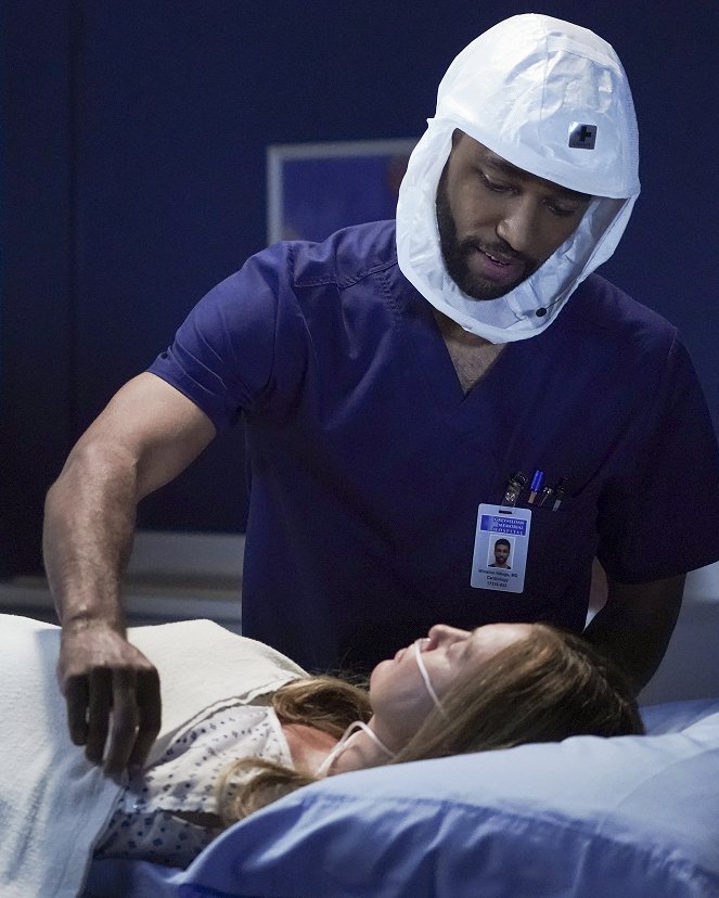 Klinika Grace - Season 17 - Nedostává se chirurgů - Z filmu - Anthony Hill, Ellen Pompeo