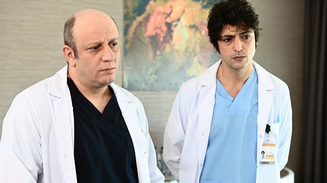 Mucize Doktor - Episode 31 - De la película - Serkan Keskin, Taner Ölmez