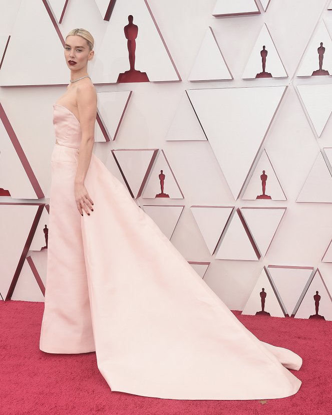 Oscar 2021 - Z akcií - Red Carpet - Vanessa Kirby