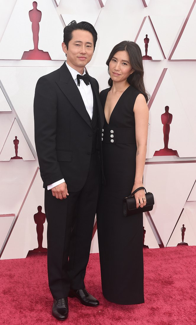 Oscar 2021 - Z akcií - Red Carpet - Steven Yeun