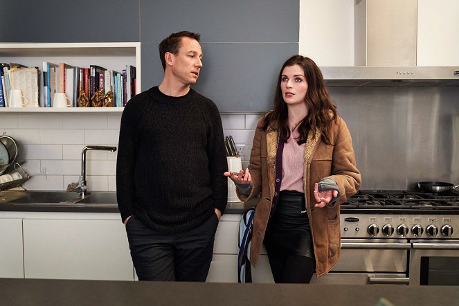 This Way Up - Episode 5 - Photos - Tobias Menzies, Aisling Bea