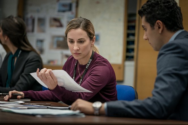 The Bay - Episode 2 - De la película - Morven Christie, Taheen Modak