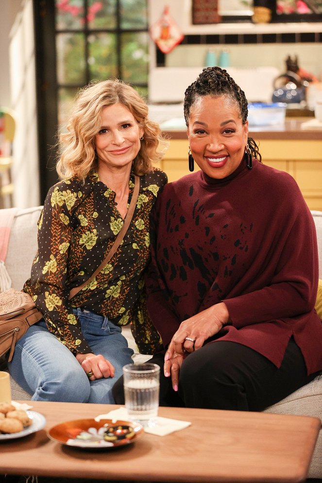 Call Your Mother - One Bad Mother - Del rodaje - Kyra Sedgwick, Kym Whitley