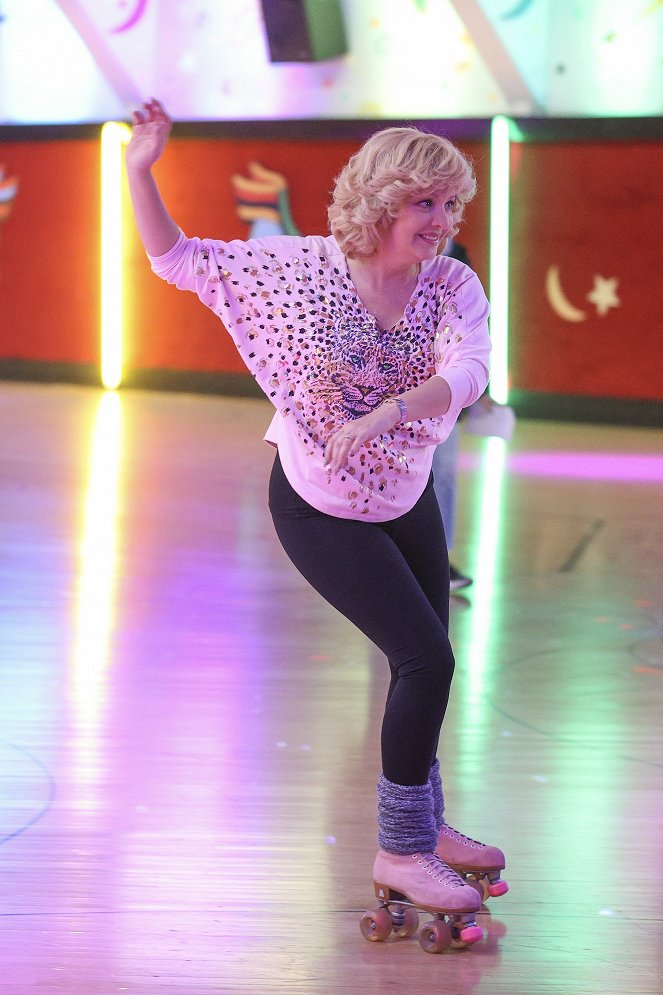 The Goldbergs - Daddy Daughter Day 2 - Photos - Wendi McLendon-Covey