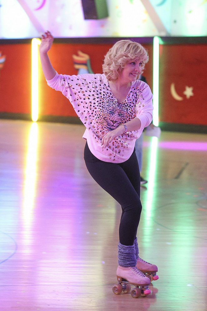 The Goldbergs - Season 8 - Daddy Daughter Day 2 - Photos - Wendi McLendon-Covey