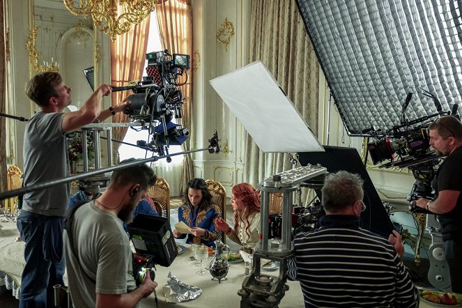 Shadow and Bone : La saga Grisha - Tournage - Jessie Mei Li, Daisy Head