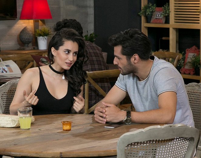 Hayatımın Aşkı - Episode 6 - Filmfotos - Hande Doğandemir, Serkan Çayoğlu