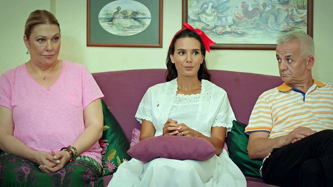 Hayatımın Aşkı - Episode 11 - Do filme - Zeynep Eronat, Zafer Algöz