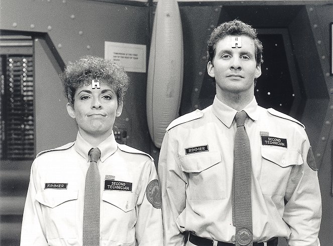 Red Dwarf - Univers parallèle - Promo - Suzanne Bertish, Chris Barrie