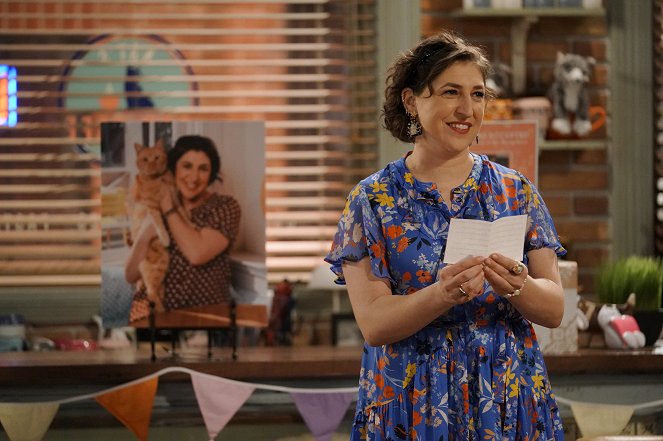 Call Me Kat - Cat-a-Versary - De la película - Mayim Bialik