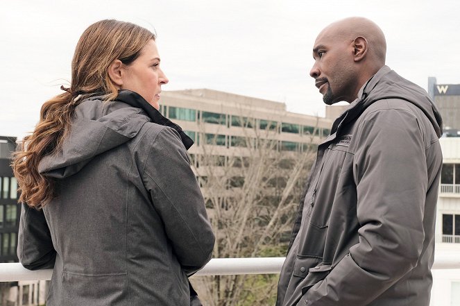 The Resident - Into the Unknown - Van film - Morris Chestnut