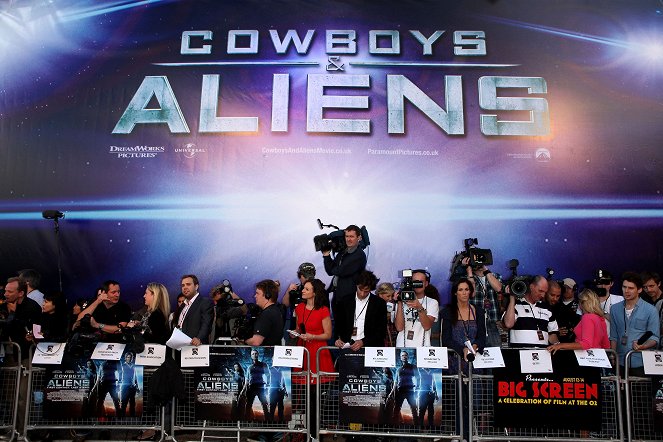 Kovboji a votrelci - Z akcií - UK Premiere of Cowboys and Aliens at the Cineworld, 02 Arena on 11 August, 2011 in London, England