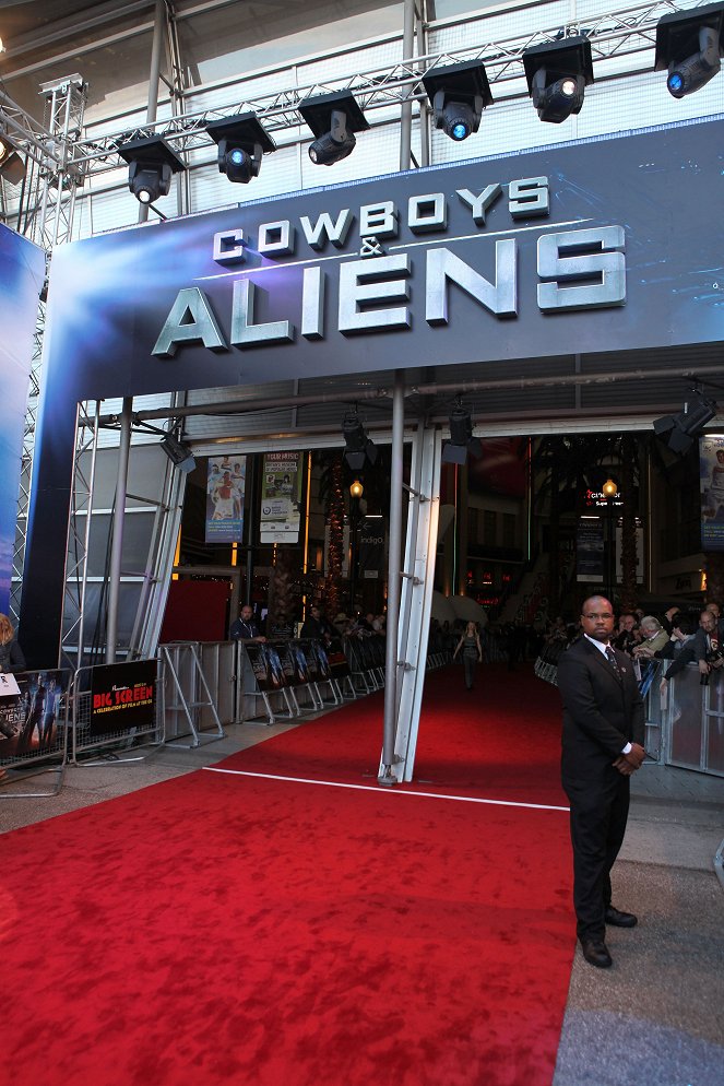 Kowboje i obcy - Z imprez - UK Premiere of Cowboys and Aliens at the Cineworld, 02 Arena on 11 August, 2011 in London, England