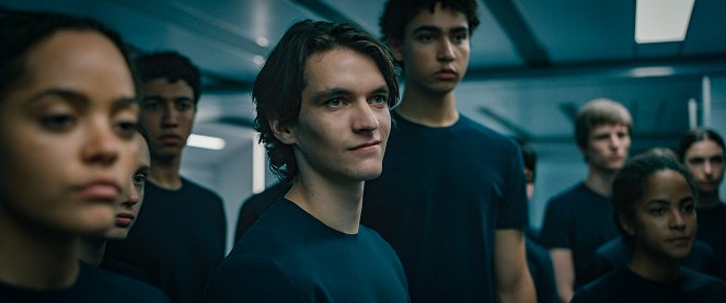 Voyagers - Film - Fionn Whitehead, Archie Madekwe