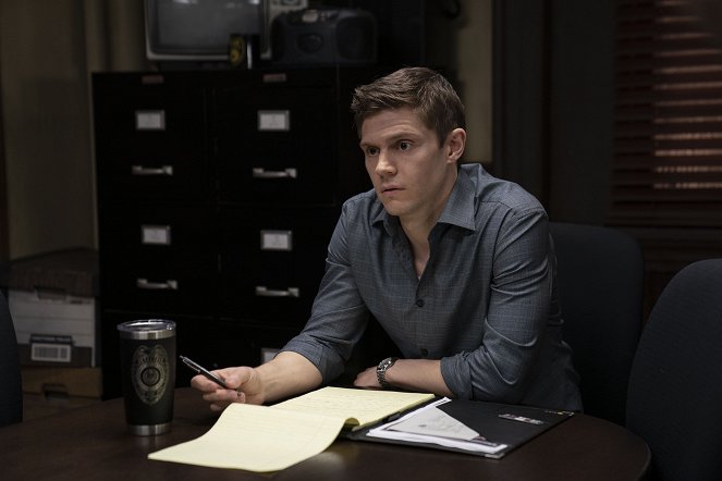 Mare of Easttown - Fathers - Photos - Evan Peters