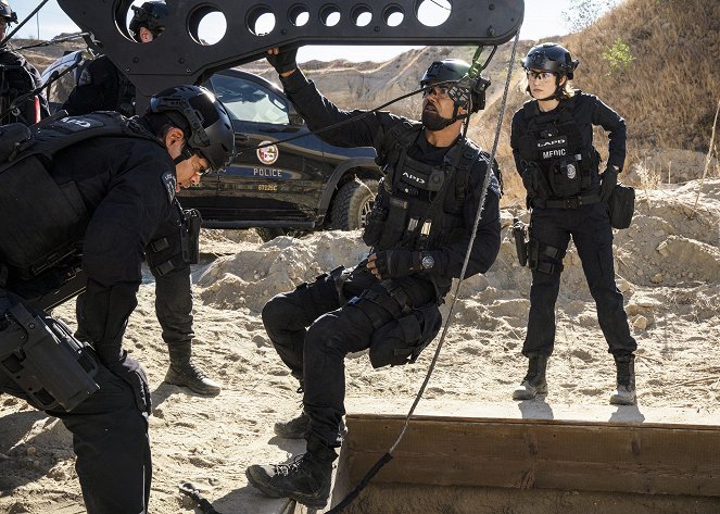 S.W.A.T. - Buried - Photos - Shemar Moore