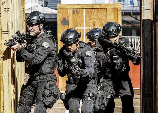 S.W.A.T. - Sins of the Fathers - Photos - Jay Harrington, Shemar Moore