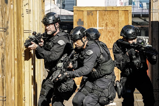 S.W.A.T. - Sins of the Fathers - Photos - Jay Harrington, Shemar Moore