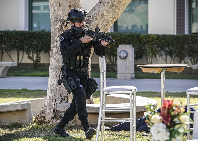 S.W.A.T. - Season 4 - Reckoning - Photos - Jay Harrington