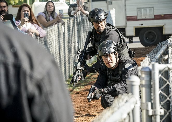 S.W.A.T. - Local Heroes - Photos - Shemar Moore, David Lim