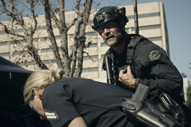 SWAT - Különleges egység - Helyi hősök - Filmfotók - Jay Harrington