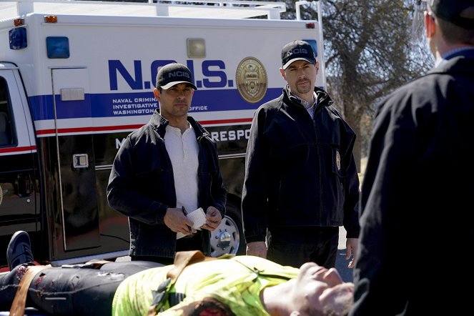 NCIS: Naval Criminal Investigative Service - Season 18 - Das falsche Opfer - Filmfotos - Wilmer Valderrama, Sean Murray