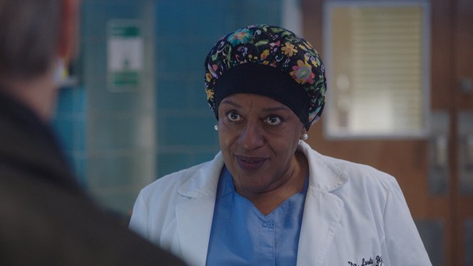 NCIS: New Orleans - Choices - Van film - CCH Pounder