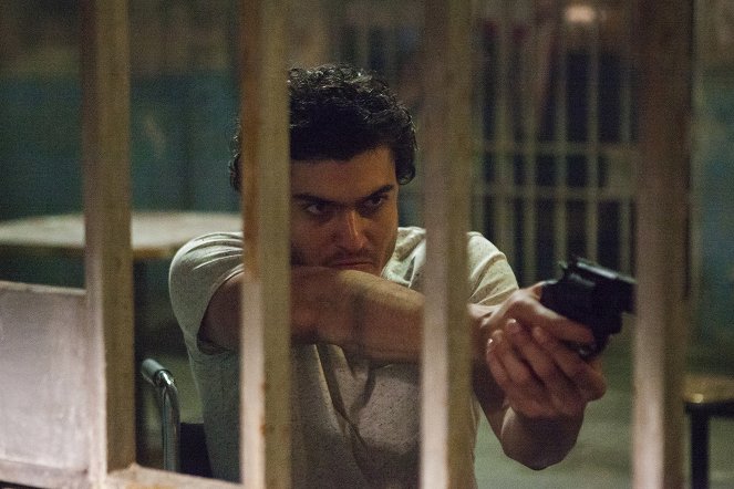Narcos - Going Back to Cali - Photos