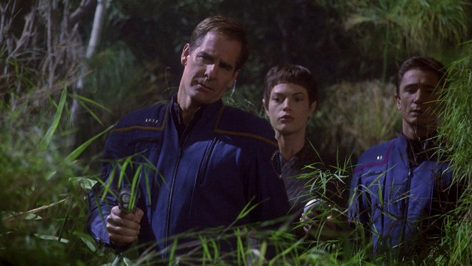 Star Trek: Enterprise - Season 2 - Precious Cargo - Photos - Scott Bakula, Jolene Blalock, Dominic Keating