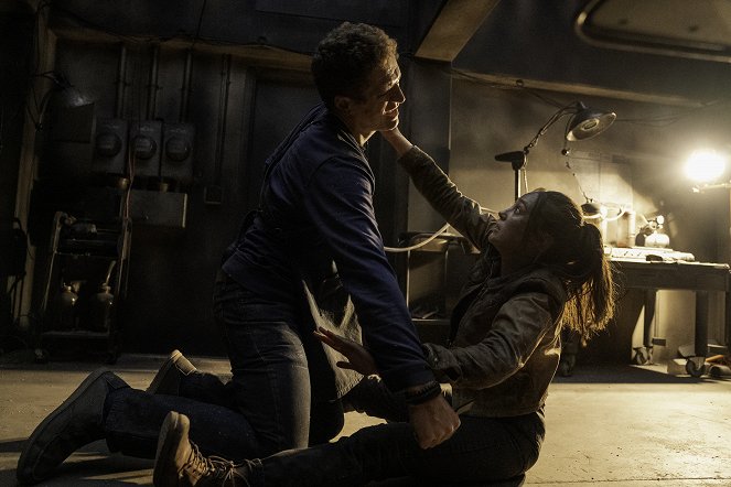 Fear the Walking Dead - The Holding - Photos