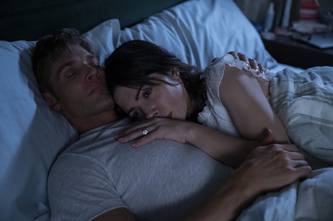 Vágyak / Valóság - Éjfélkor a metróállomáson - Filmfotók - Mike Vogel, Sarah Shahi