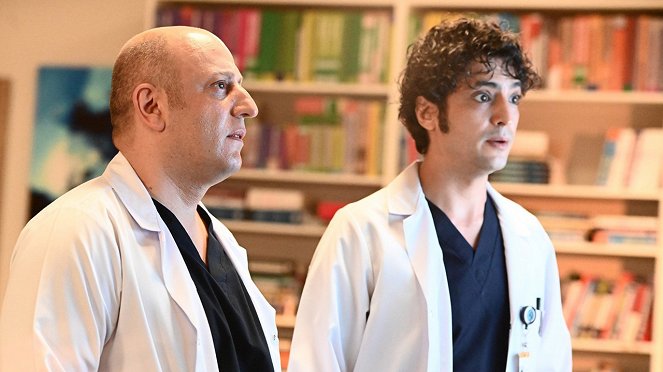Mucize Doktor - Episode 34 - Z filmu - Serkan Keskin, Taner Ölmez