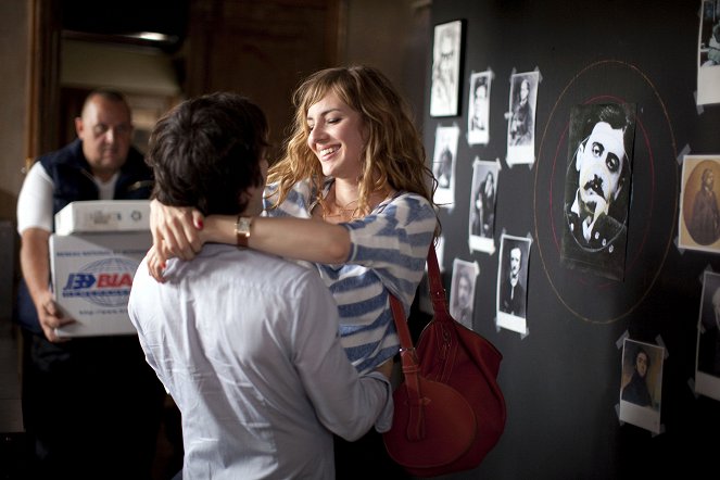 L´amour dure trois ans - Van film - Louise Bourgoin