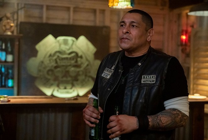 Mayans M.C. - The House of Death Floats By - Photos - Frankie Loyal