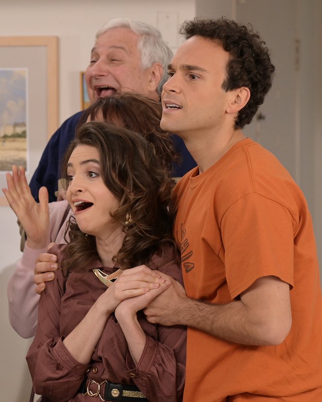 A Goldberg család - Season 8 - Az eljegyzés - Filmfotók - Beth Triffon, Ken Lerner, Troy Gentile