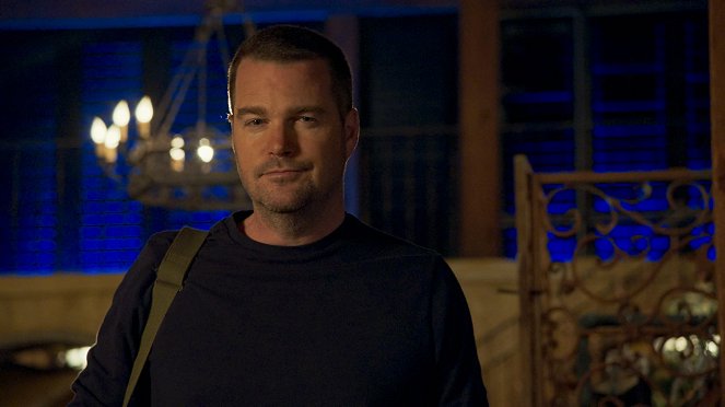 NCIS: Los Angeles - Imposter Syndrome - Van film - Chris O'Donnell