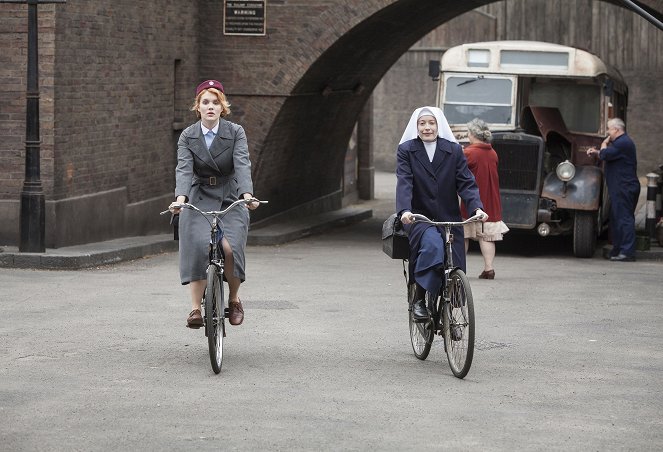 Call the Midwife - Episode 6 - Photos - Emerald Fennell, Victoria Yeates