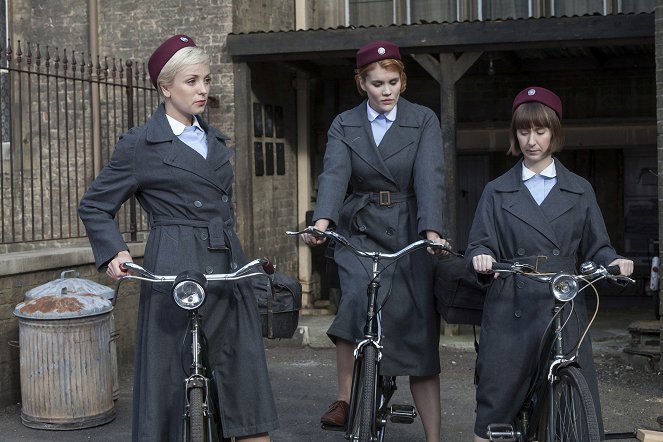Call the Midwife - Episode 6 - Photos - Helen George, Emerald Fennell, Bryony Hannah