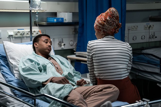 Nurses - Ammatinvalintakysymys 1/4 - Photos - Kheba Touray, Senna Vodzogbe