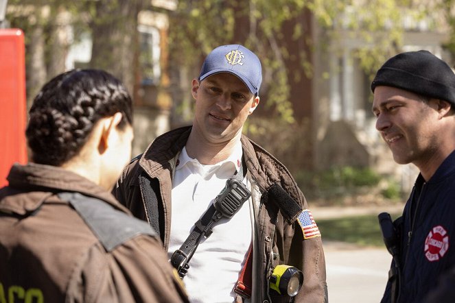 Chicago Fire - Don't Hang Up - Photos - Jesse Spencer, Taylor Kinney