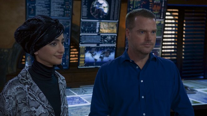 NCIS: Los Angeles - Signs of Change - Photos - Medalion Rahimi, Chris O'Donnell