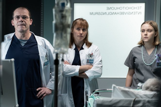 Nurses - Season 8 - Maan matoset 2/4 - Photos - Nicke Lignell, Leena Pöysti, Amelie Blauberg