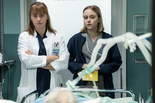 Nurses - Season 8 - Maan matoset 2/4 - Photos - Leena Pöysti, Amelie Blauberg