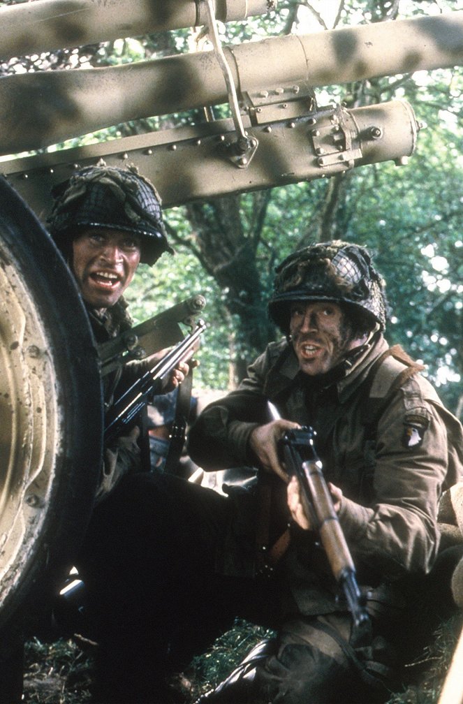 Taistelutoverit - Normandia - Kuvat elokuvasta - Neal McDonough, Damian Lewis