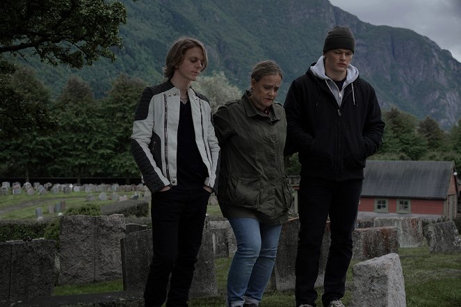 Ragnarök - Season 2 - Filmfotos - Jonas Strand Gravli, Henriette Steenstrup, David Stakston