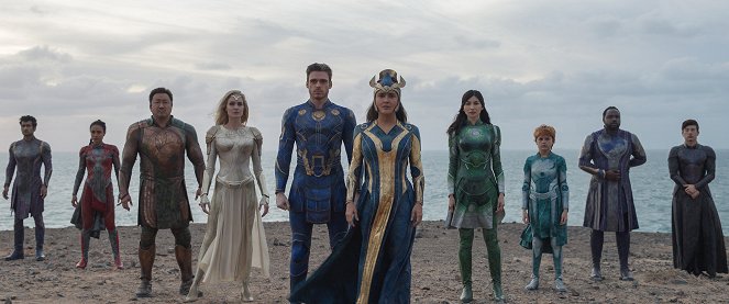 Eternals - Filmfotos - Kumail Nanjiani, Lauren Ridloff, Dong-seok Ma, Angelina Jolie, Richard Madden, Salma Hayek, Gemma Chan, Lia McHugh, Brian Tyree Henry, Barry Keoghan