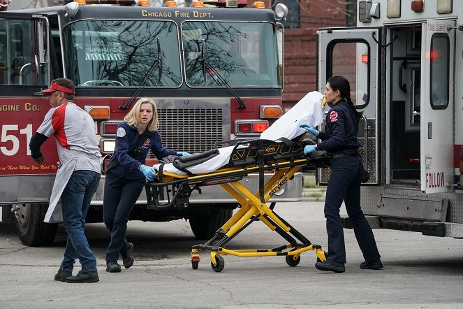 Chicago Fire - Season 9 - A White-Knuckle Panic - Photos