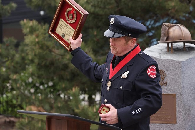 Chicago Fire - A White-Knuckle Panic - Photos - Christian Stolte